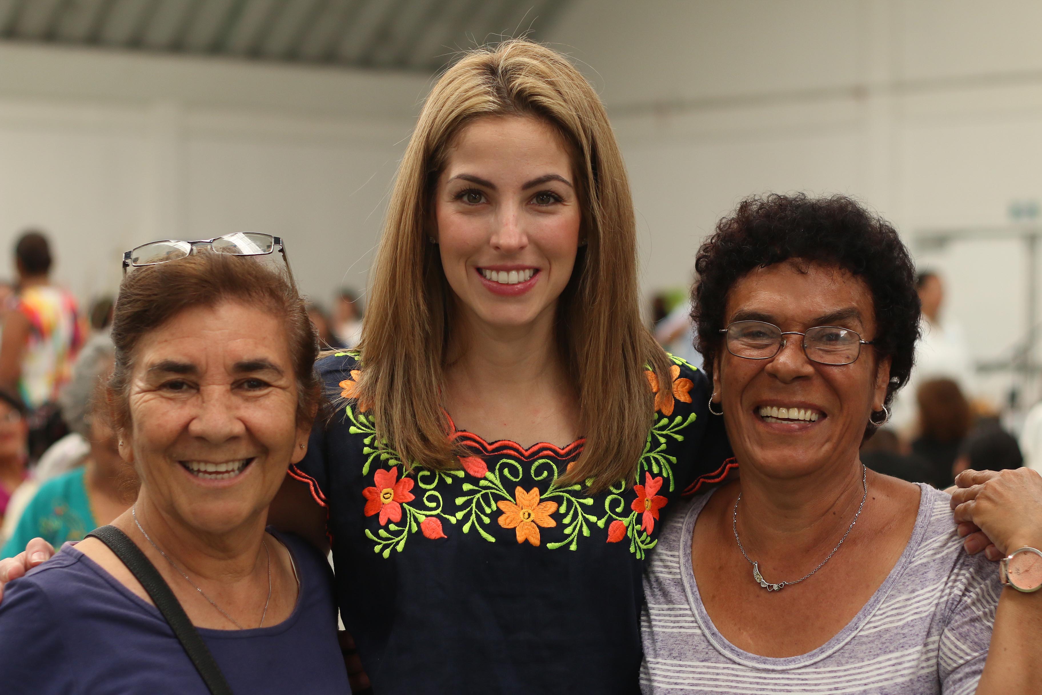 Inaugura Paty Lobeira de Yunes “Mujeres Expo-Proyecta” en Boca del Río -  Periodico Veraz