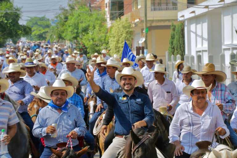 Todos los veracruzanos tendrán acceso a un doctor: Miguel Ángel Yunes Márquez