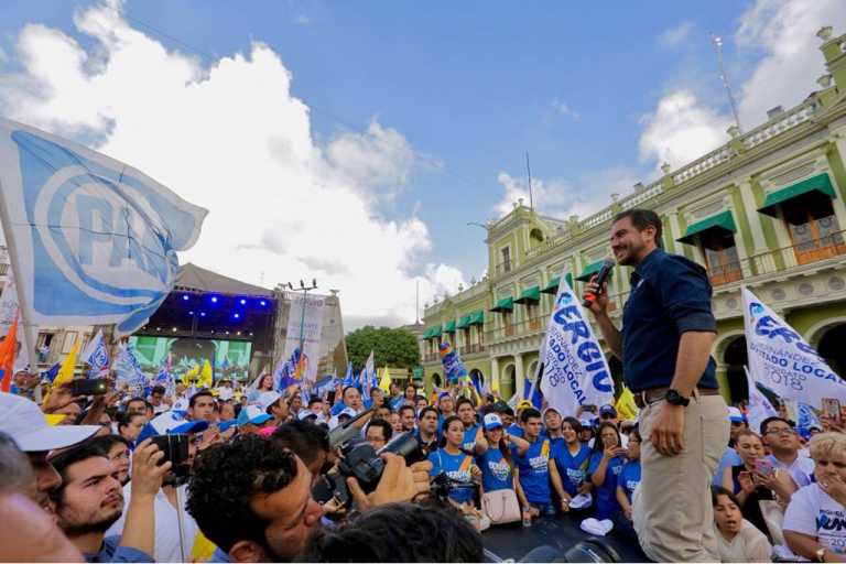 30 mil personas abarrotan Xalapa con Miguel Ángel Yunes Márquez