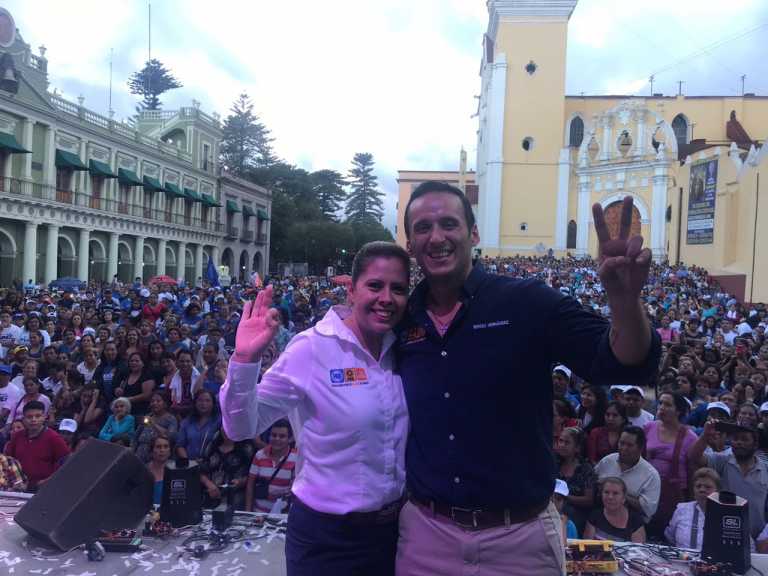Llena la Plaza Lerdo en Xalapa, van con Sergio Hernández para diputado