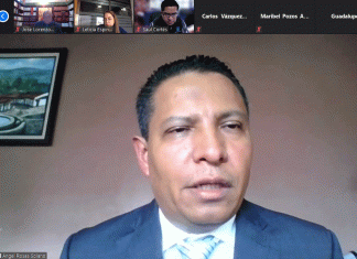 Obtiene el grado de Doctor en Derecho por la UV Ángel Rosas Solano