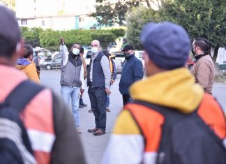 Atiende Ricardo Ahued a vecinos de la Unidad Habitacional Xalapa 2000