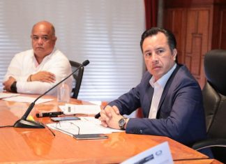 Secretario de Gobierno en Veracruz impone su comercializadora y vende desde un clip, hasta aviones a los Ayuntamientos