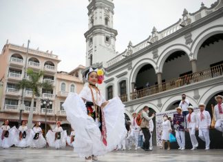 Con alegre fandango, Frida Arellano se registra como candidata a Reina Infantil del Carnaval de Veracruz 2022