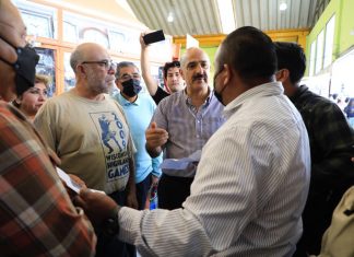 Recorre Ricardo Ahued instalaciones de Plaza Clavijero