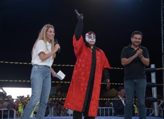 La alcaldesa Patricia Lobeira de Yunes celebró a los niños veracruzanos con un mega evento de luchas libres con “Octagón”