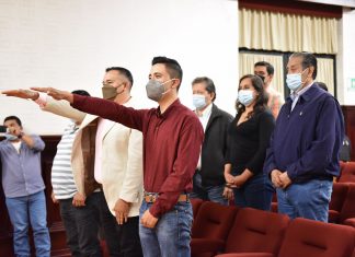 Rinden protesta agentes municipales de El Castillo y Colonia 6 de Enero