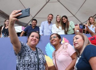 Fiesta, colorido y un gran ambiente familiar se vivió en el papaqui de Carnaval de la colonia Carranza