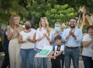 Inicia alcaldesa Patricia Lobeira de Yunes rehabilitación con concreto hidráulico de la calle Víctimas del 5 y 6 de Julio -de Simón Bolívar hasta Francisco Rivera Ávila- en la colonia Zaragoza