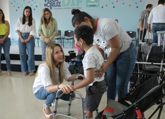 Realiza la Alcaldesa Patricia Lobeira de Yunes la segunda entrega de aparatos funcionales a personas con discapacidad
