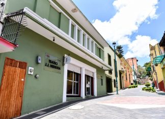 Inician los Lunes Académicos en el Teatro J. J. Herrera