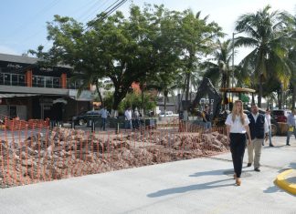 Supervisa alcaldesa Patricia Lobeira de Yunes obra de repavimentación con concreto hidráulico de la calle Ernesto Domínguez