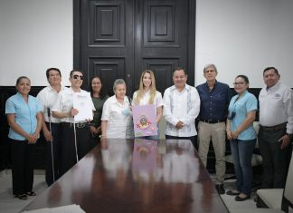 Realiza Alcaldesa Patricia Lobeira de Yunes entrega de escrituras al Centro de Educación Especial de Trastornos Visuales A.C.