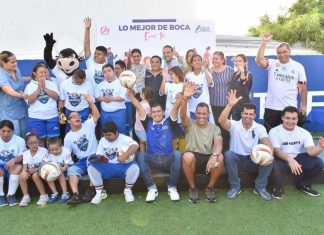 Entrega Alcalde JM Unánue uniformes deportivos al equipo de fútbol “Cachorros de Boca”