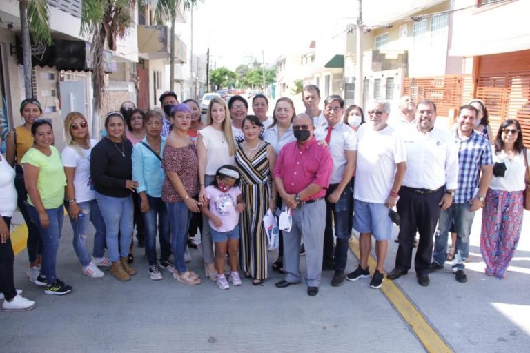 Inaugura la alcaldesa Patricia Lobeira de Yunes la obra de repavimentación con concreto hidráulico de la calle Ernesto Domínguez, en el Fraccionamiento Reforma
