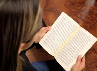 Trabajan Ayuntamiento e IVEA contra el rezago educativo