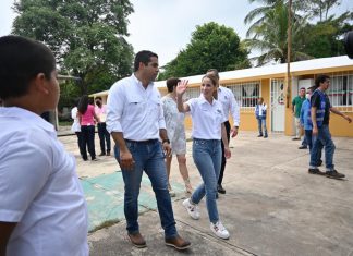 Realiza la alcaldesa Patricia Lobeira de Yunes recorrido en escuelas de la zona rural rehabilitadas por Constellation Brands
