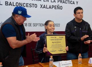 Reconoce Ayuntamiento trayectoria deportiva de Rebeca López