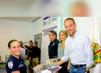 Entrega Alcalde JM Unánue nuevos uniformes a elementos de la Policía Municipal de Boca del Río
