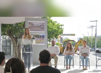 La alcaldesa Patricia Lobeira de Yunes da inicio a la obra de repavimentación con concreto hidráulico de la calle Alacio Pérez, entre 20 de Noviembre y Salvador Díaz Mirón