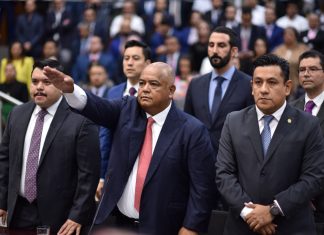 El “galán” secretario de Gobierno y su comparecencia caricaturesca en el Congreso de Veracruz