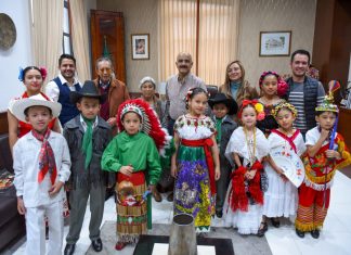 Reconoce Ricardo Ahued trayectoria del Ballet Folclórico Infantil de la ESAV