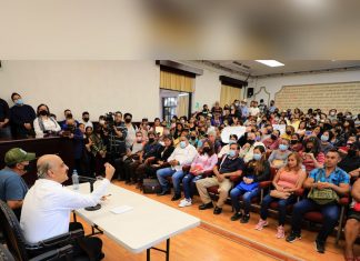 Atiende Ricardo Ahued a ciudadanía en Palacio Municipal