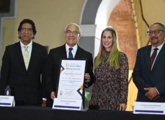 Asiste Paty Lobeira de Yunes a la toma de protesta del nuevo Consejo Directivo del Colegio de Arquitectos de Veracruz