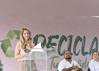 Inicia Paty Lobeira de Yunes programa “Recicla tu Navidad 2023”