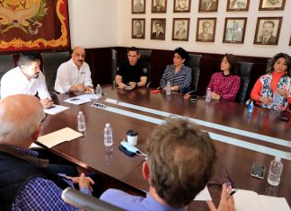 Recibe Ricardo Ahued a vecinos del Fraccionamiento Coapexpan