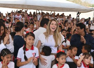 Alcaldesa Paty Lobeira de Yunes inaugura el programa Museo Itinerante de la Fundación Michou y Mau “Escuadrón no te Quemes”