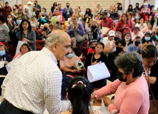 Recibe Ricardo Ahued a vecinas y vecinos en audiencia ciudadana