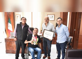 Reconoce Ayuntamiento al atleta paralímpico Diego López