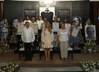Entrega alcaldesa Paty Lobeira de Yunes reconocimientos, en su segunda edición, a “Forjadores de Veracruz”