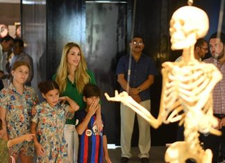 Invita Paty Lobeira de Yunes a la exposición “Bodies, cuerpos humanos reales”