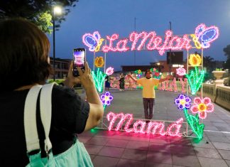 Celebra Ayuntamiento a las madres en el Parque Juárez