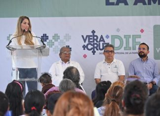Alcaldesa Paty Lobeira de Yunes dio inicio a la campaña de desparasitación en Mata de Pita