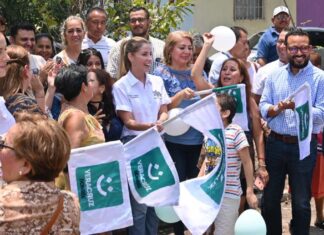 Paty Lobeira de Yunes arranca obra en El Coyol