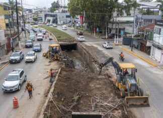 Realiza Ayuntamiento rehabilitación de losas para cubierta de canal pluvial