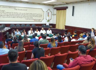 Reconoce Ayuntamiento a alumnos destacados en concurso de Física