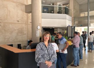 Claudia Guerrero compareció ante la FGE de Veracruz y no fue recibida por la Fiscal 5ª Bianca Janet Reyes Cruz