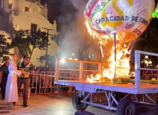 Espectacular inicio del Carnaval de Veracruz 2023 con la quema del mal humor; “¡que inicie la fiesta!”: Paty Lobeira de Yunes