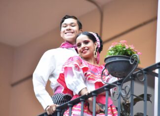 Maratón folklórico en Palacio Municipal