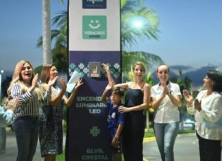 Realiza la alcaldesa Paty Lobeira de Yunes el encendido de luminarias LED en bulevar del fraccionamiento Dreams Lagoons