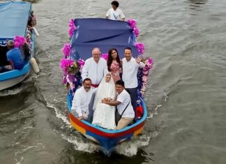 Encabeza Alcalde JM Unánue Paseo Acuático y Ofrenda Floral a nuestra Señora de Santa Ana