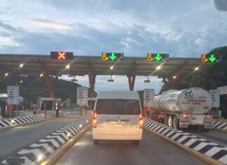 Problemas en casetas de Veracruz; usuario denuncia pésimo servicio y costoso cobro