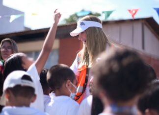Paty Lobeira de Yunes inicia la entrega equipo y mobiliario a jardines de niños de todo municipio