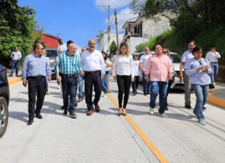 Entrega Ayuntamiento de Xalapa obra vial en el fraccionamiento Valle Rubí Ánimas