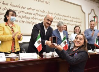 Entrega Ayuntamiento medalla “Manuel R. Gutiérrez”