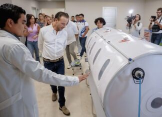 Entrega Alcalde JM Unánue Becas Clínicas a deportistas boqueños de Alto Rendimiento